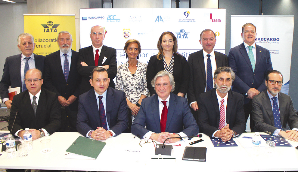 Firma del Manifiesto por la Competitividad de la Carga Aérea en España